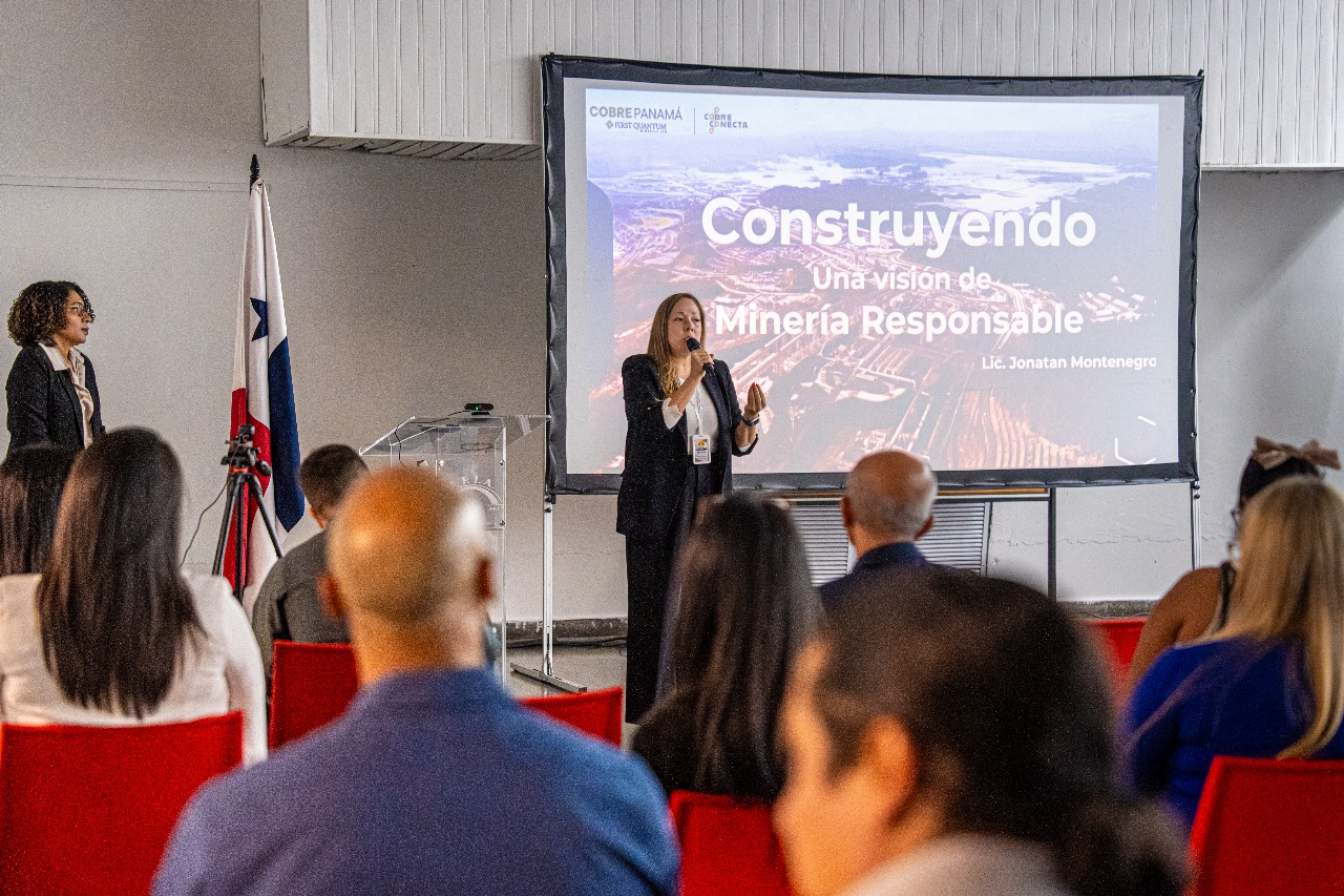 Foro Minero en el Ateneo de Ciencias y Arte