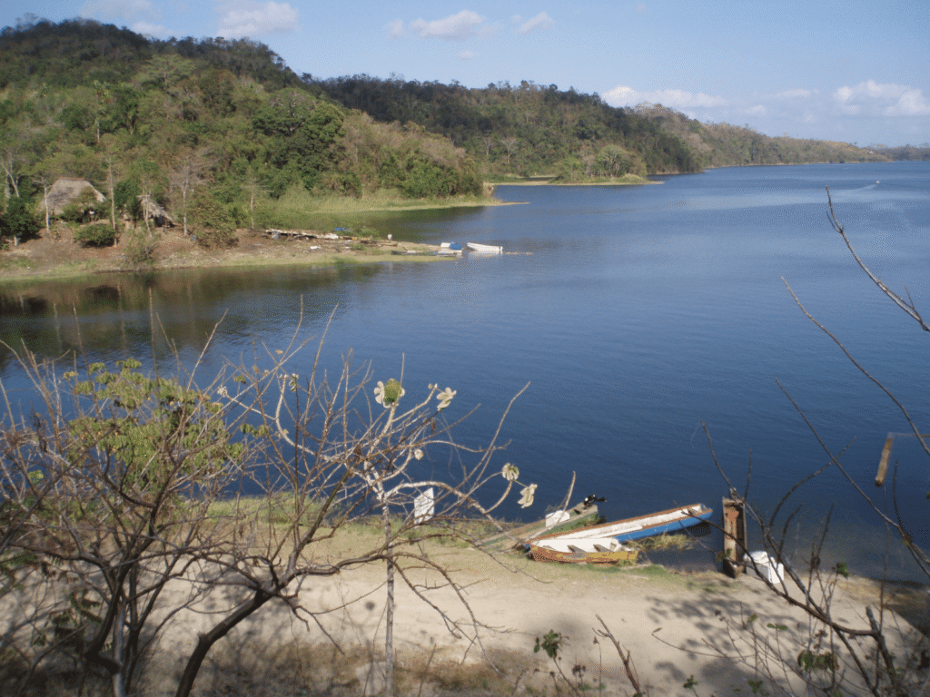 🅭 Lago Bayano - La Mochila