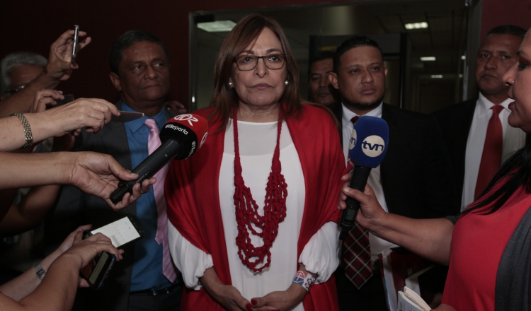 Pérez Balladares apuesta por Balbina Herrera para renovar el PRD