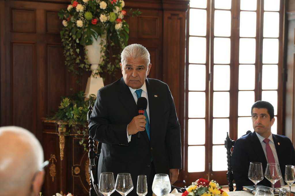 Presidente Mulino revisa proyectos estratégicos del Canal de Panamá con la Junta Asesora Internacional