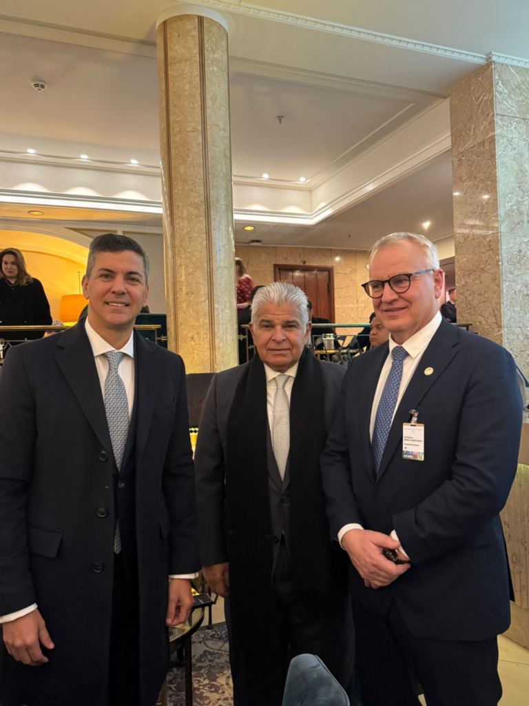 Mulino y Peña se reúnen en Oslo para avanzar en la integración de Panamá al MERCOSUR