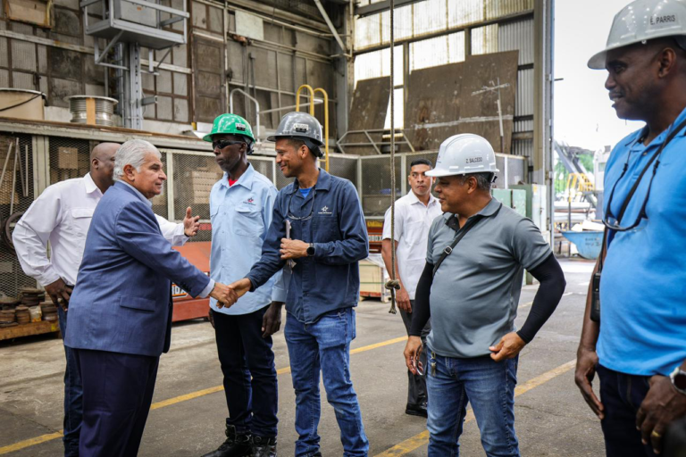 ACP entrega dividendos récord de B/.2,965 millones al Estado panameño en 2025
