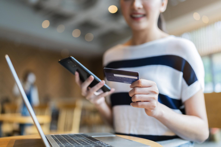Estudio de Chubb revela que el 89% de los latinoamericanos compra en línea y persisten brechas de confianza y protección digital