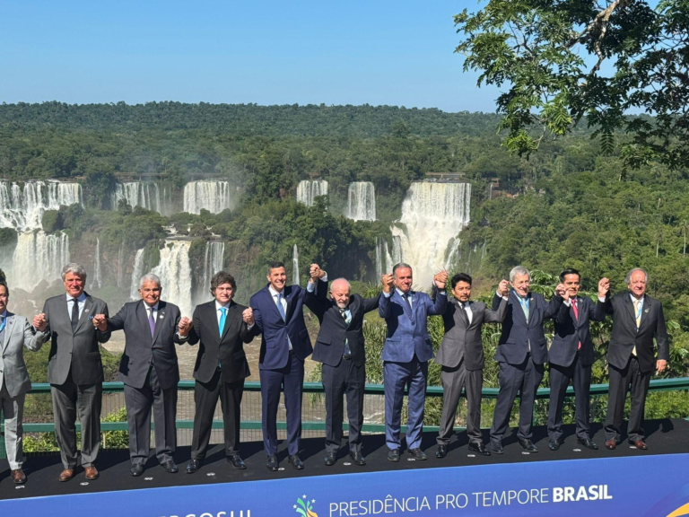 Mulino impulsa inversión, integración y democracia en cumbre del Mercosur