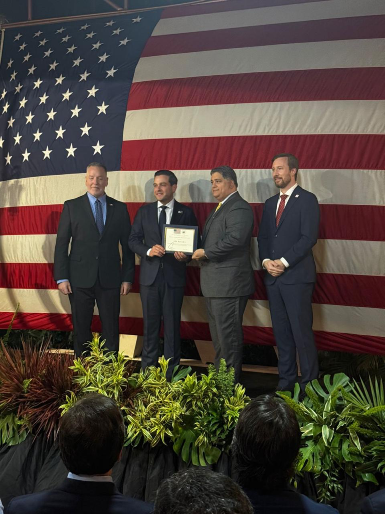 AES Panamá recibió el reconocimiento “Buena Compañía”, una distinción que destaca su contribución al fortalecimiento de las relaciones comerciales entre Panamá y Estados Unidos