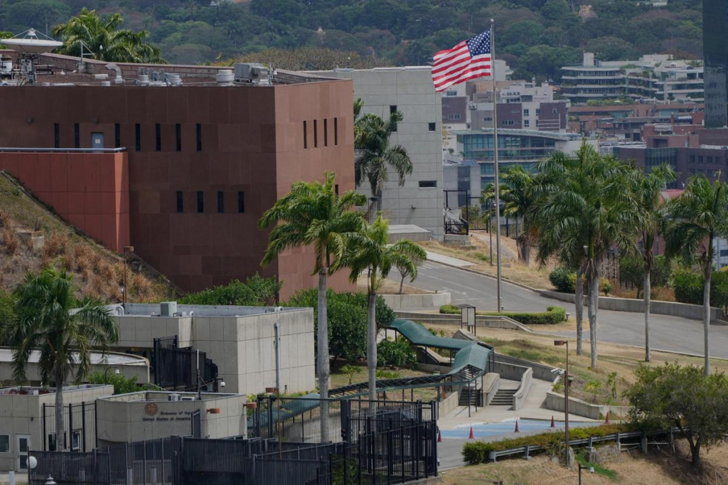 EE. UU. reanuda formalmente operaciones de su embajada en Caracas - Panamá y Centroamérica