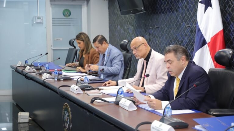 Asamblea aprueba reglas más duras contra abusos en créditos - Panamá y Centroamérica