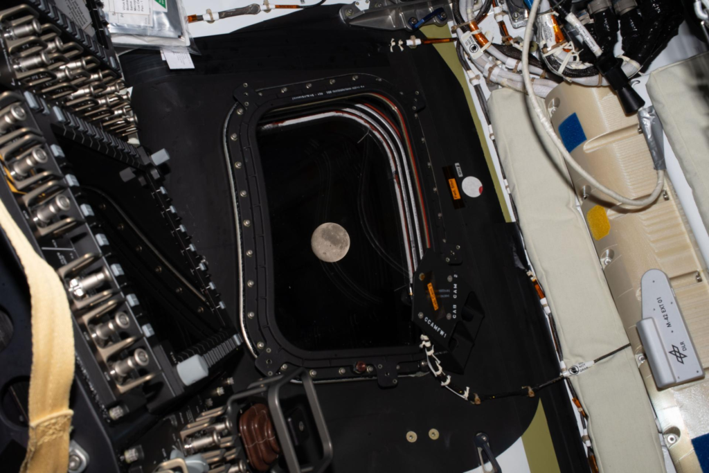 Artemis II rompe récord histórico y lleva a astronautas más lejos que nunca de la Tierra - Panamá y Centroamérica