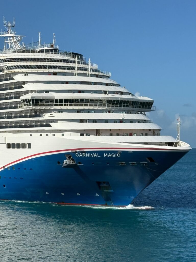 Carnival rompe con Panamá: se muda a Bermudas y simplifica su poder corporativo - Panamá y Centroamérica