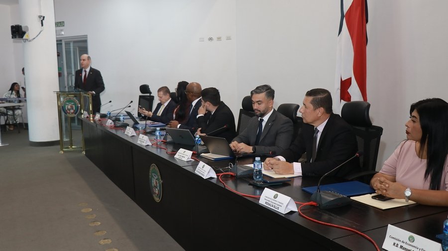 Panamá endurece reglas fiscales para multinacionales y avanza hacia impuesto del 15% sobre rentas pasivas - Panamá y Centroamérica