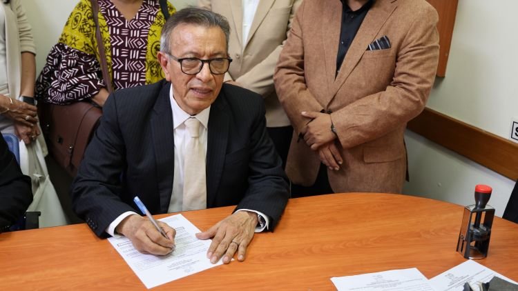 Chávez promete reinventar la UP con inteligencia artificial, reformas y consenso - Panamá y Centroamérica