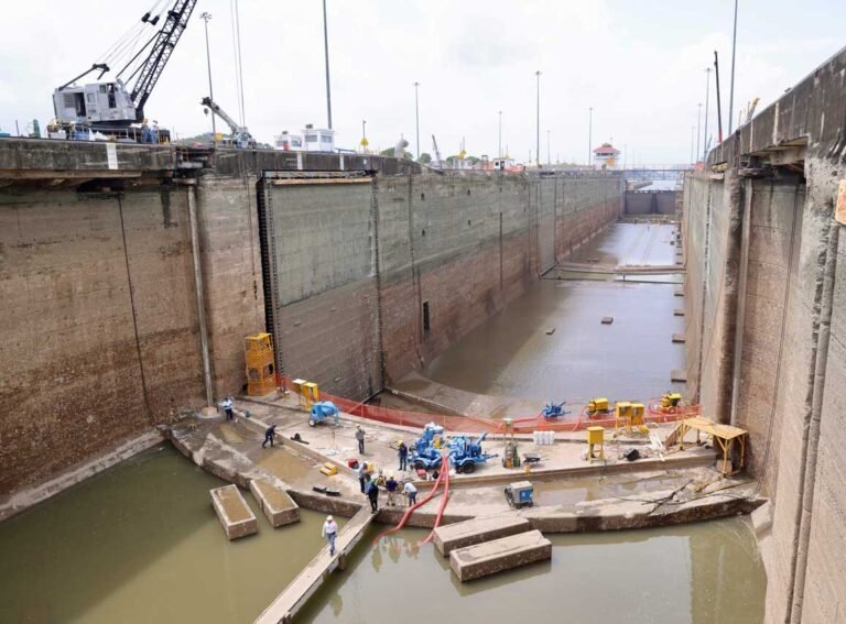 Reparación que protege el agua del Canal - Panamá y Centroamérica