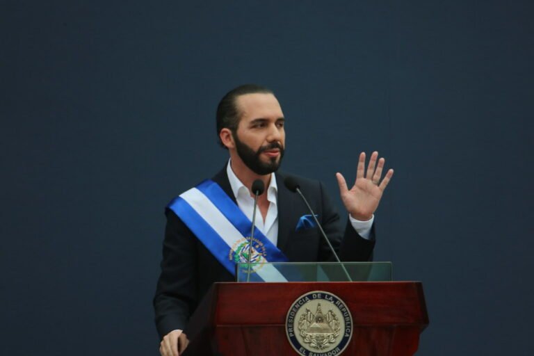 Bukele cierra su segundo año con crecimiento récord, pero con señales de fragilidad - Panamá y Centroamérica