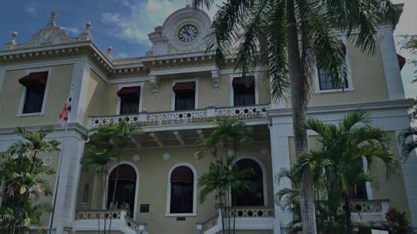 Austeridad para el Estado, bonificación para funcionarios: el contraste que desafía el discurso fiscal del Gobierno - Panamá y Centroamérica
