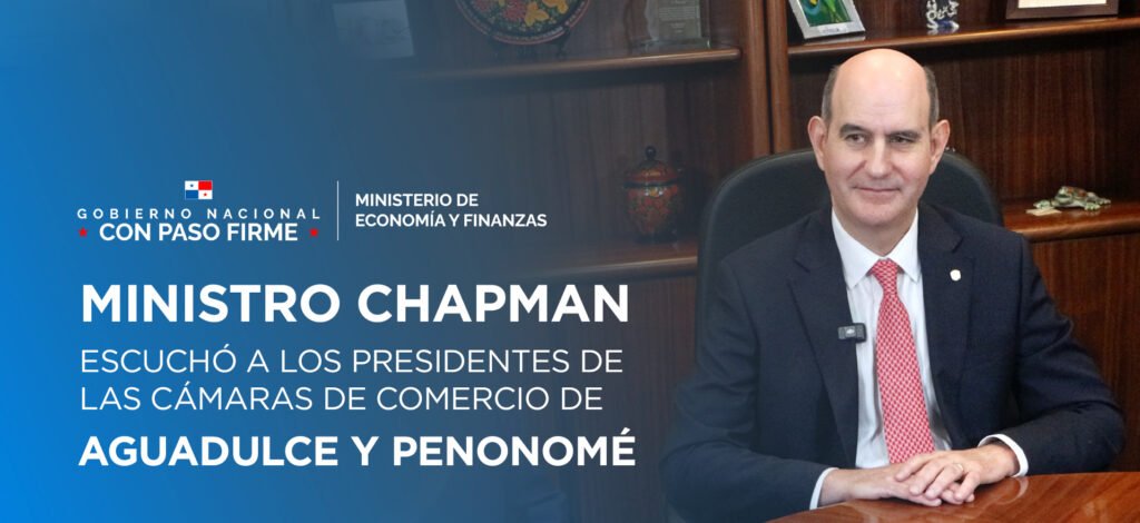El ministro Felipe Chapman durante una reunión en su despacho