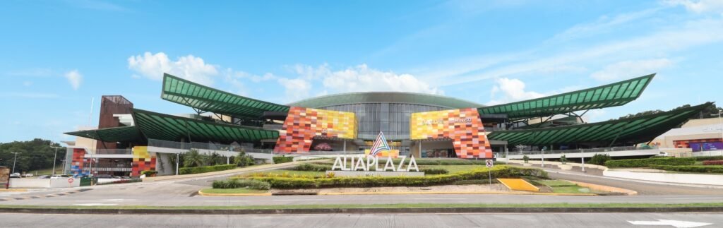 Fachada del centro comercial AltaPlaza Mall en Ciudad de Panamá