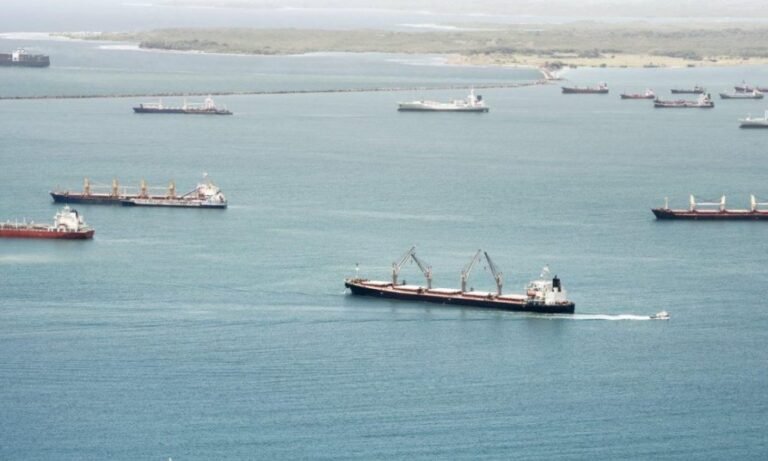 Nueva guerra por cupos en el Canal: las subastas ya superan el millón de dólares - Panamá y Centroamérica