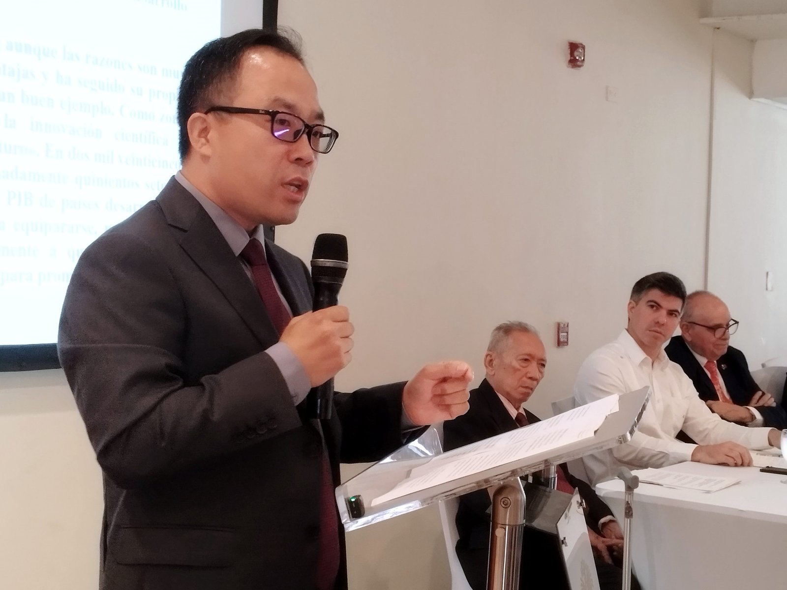 China dice que avanza la renovación del acuerdo marítimo con Panamá - Panamá y Centroamérica