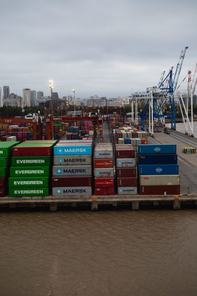 Puertos de contenedores alcanzan un récord mundial pese a las tensiones comerciales - Panamá y Centroamérica