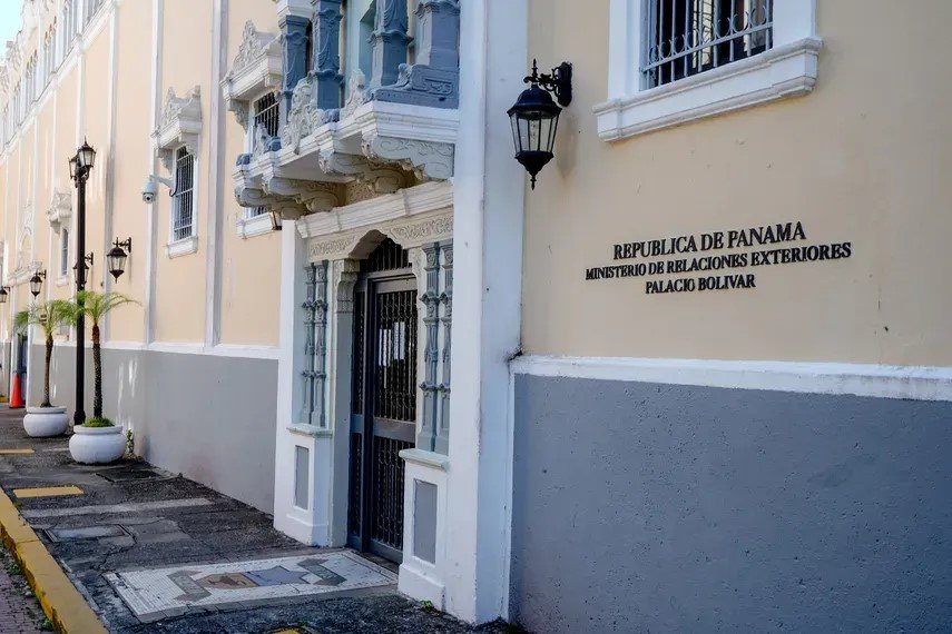 Ningún aspirante supera el mínimo para ingresar a la carrera diplomática de Panamá - Panamá y Centroamérica
