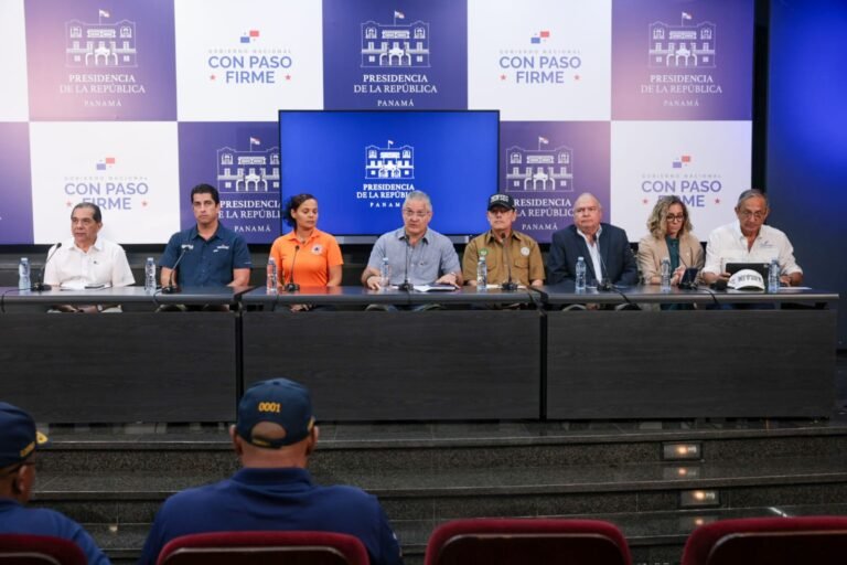 Autoridades presentan el balance y las medidas de respuesta al sismo en la conferencia del 10 de octubre de 2026