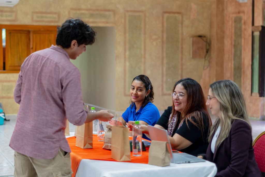 Imagen de archivo del programa Empreturismo, difundida por la Autoridad de Turismo de Panamá en agosto de 2025. Foto: ATP. Ilustra el emprendimiento turístico; no corresponde al pilotaje de la CEPAL en el Trifinio.
