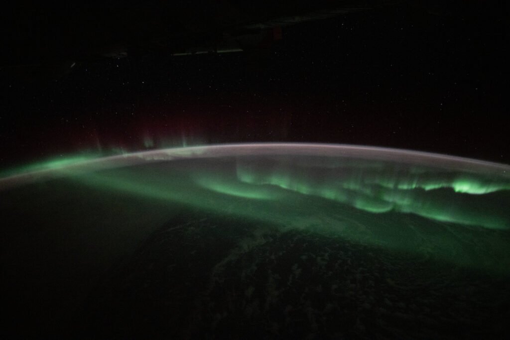 Aurora austral observada desde la Estación Espacial Internacional. Fotografía: NASA, archivo de 2025. Imagen ilustrativa.