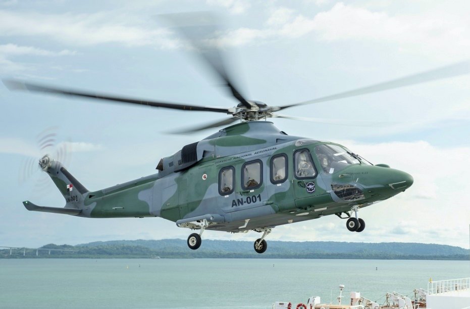 Helicóptero AW139 del SENAN en el USNS Comfort, en 2019. Foto de archivo: Marina de Estados Unidos / Wikimedia Commons. La imagen no identifica las aeronaves incluidas en estas adendas.