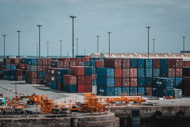 Comercio mundial crece pero con señales de fragilidad