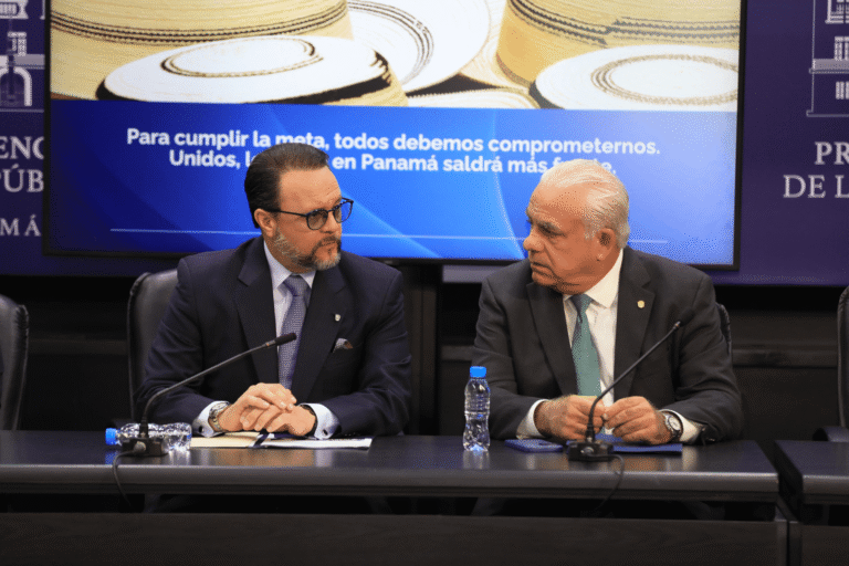Ministro de Comercio e Industrias, Julio Moltó