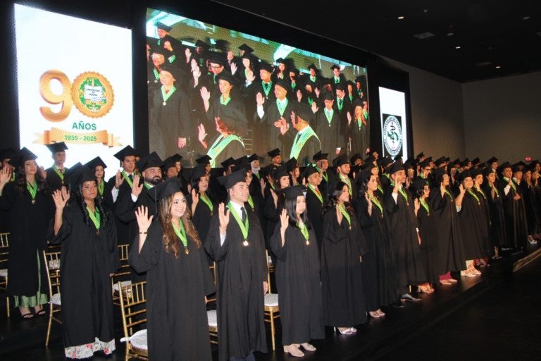 Universidad de Panamá gradúa a 83 nuevos doctores