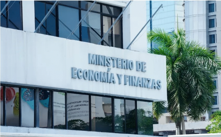 Panamá Refuerza Disciplina Fiscal con Reforma que Fija Ruta de Déficit hasta 2030