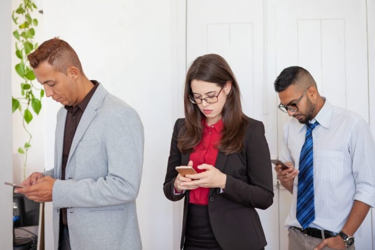 El Impacto de las Redes Sociales en el Empleo: Preocupación y Desconfianza Crecientes