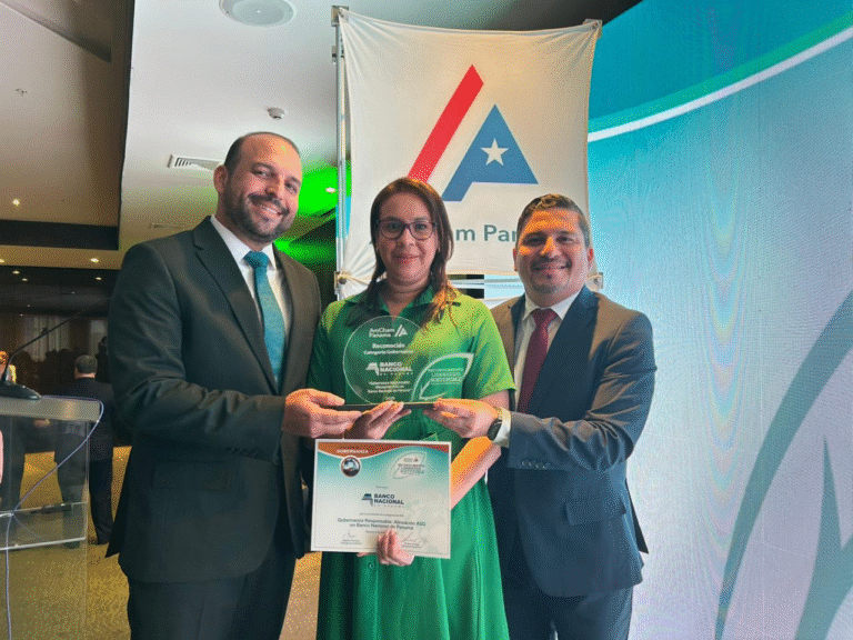 Banco Nacional de Panamá recibe reconocimiento de AmCham por liderazgo en gobernanza y sostenibilidad