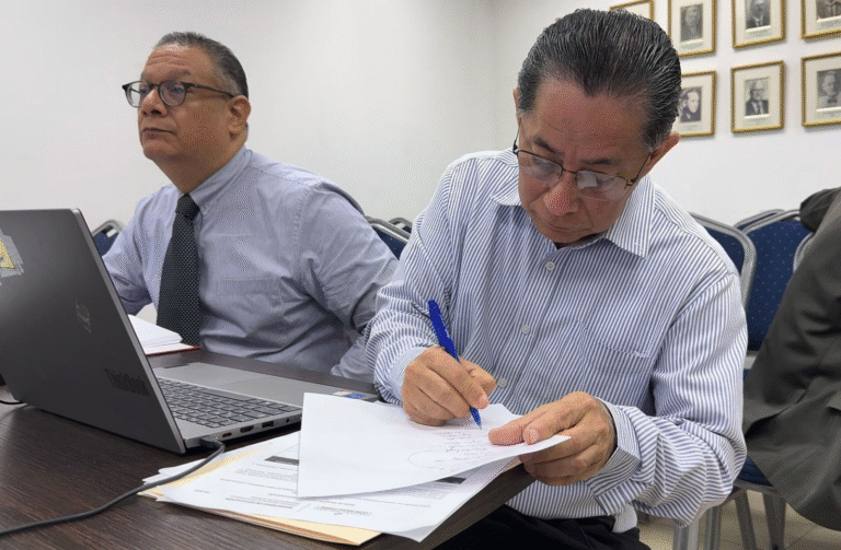 Meduca inicia proceso de homologación para adquisición de computadoras y licencias educativas