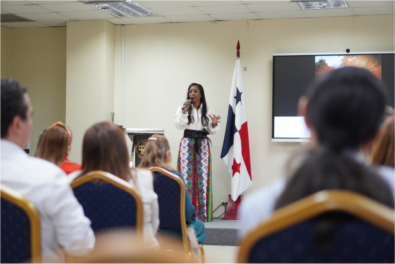 AES impulsa liderazgo con propósito en Panamá