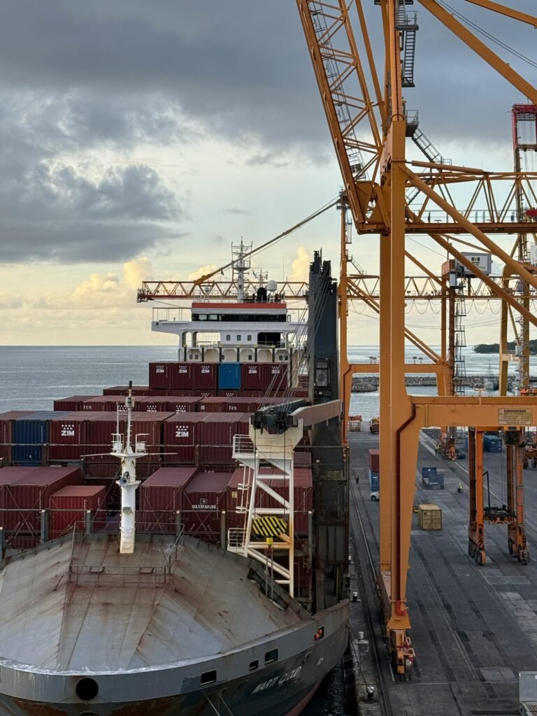 Caída en Puerto de Balboa reconfigura el mapa portuario de Panamá mientras el Canal gana impulso - Panamá y Centroamérica