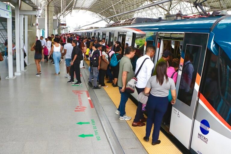 El Metro se llena: Activan plan de emergencia por ola de pasajeros - Panamá y Centroamérica