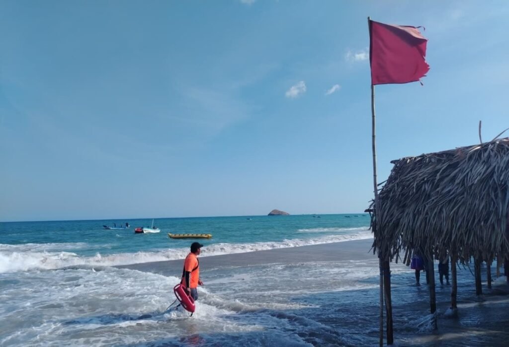 Panamá activa alerta por fuerte oleaje: el mar se torna peligroso - Panamá y Centroamérica