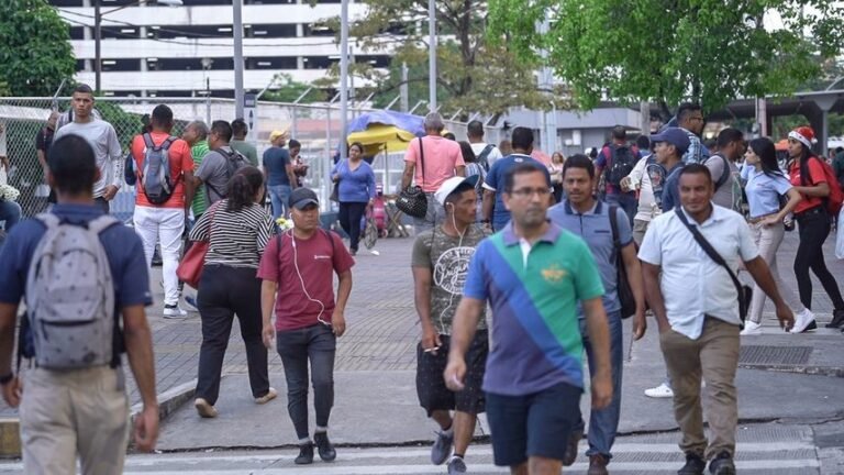 Reloj corre para 700 mil panameños: la decisión que puede cambiar el monto de su jubilación vence el 18 de agosto - Panamá y Centroamérica