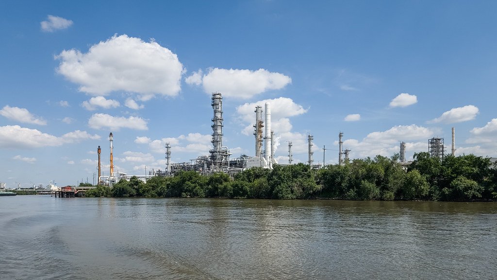 Instalaciones industriales junto al Canal de Navegación de Houston.