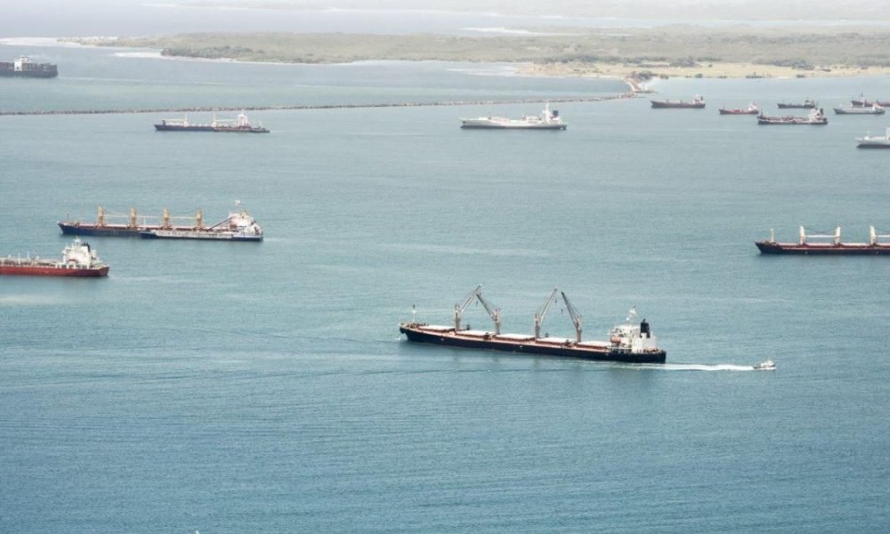 Nueva guerra por cupos en el Canal: las subastas ya superan el millón de dólares - Panamá y Centroamérica