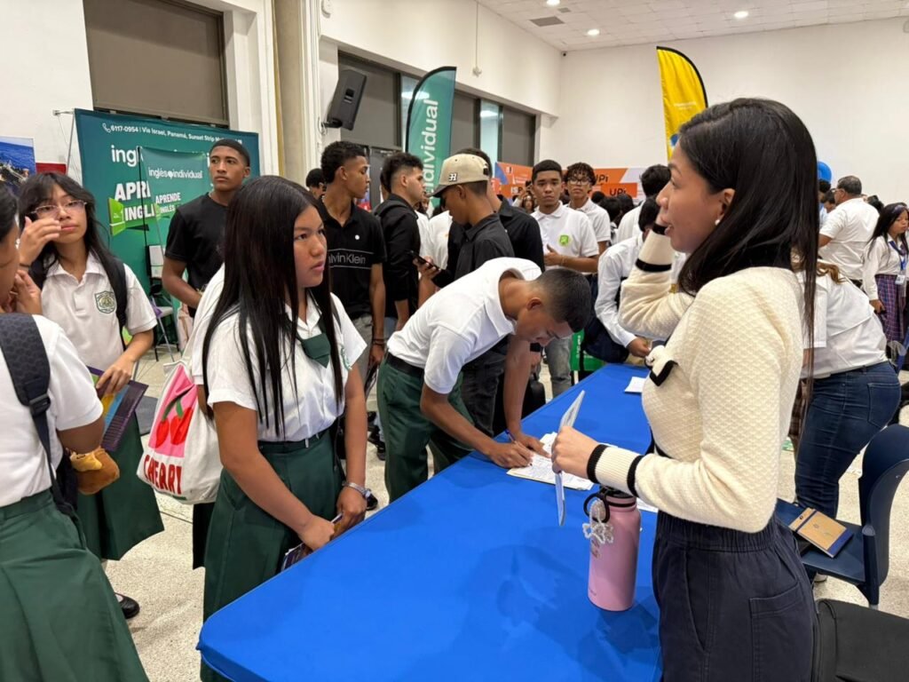 Molinar da marcha atrás en el calendario escolar 2027 - Panamá y Centroamérica